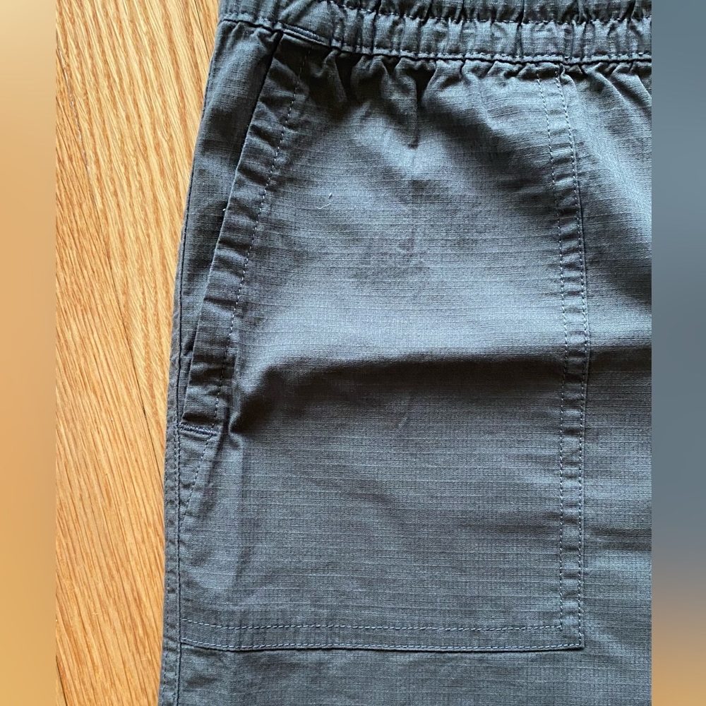 NWT Vuori Vintage Ripstop Shorts in Dark Oregano - Picture 4 of 10